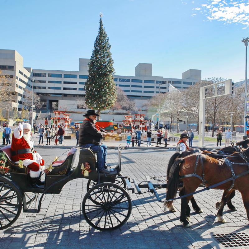 Christmas Markets Kansas 2025: Magical Festive Events You Can't Miss 5 crowncenterhallmark