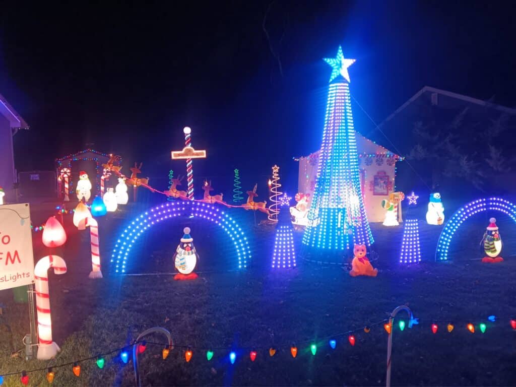 Must-See Christmas Light Displays in Illinois That Will Blow You Away This Winter 6 angelic